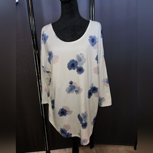 Bobeau White and Blue Floral Tunic Top